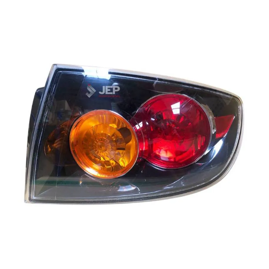 FARO POSTERIOR EXTERIOR RH MAZDA 3 2006-2010 4P FONDO NEGRO RIN ROJO AMARILLO C/S