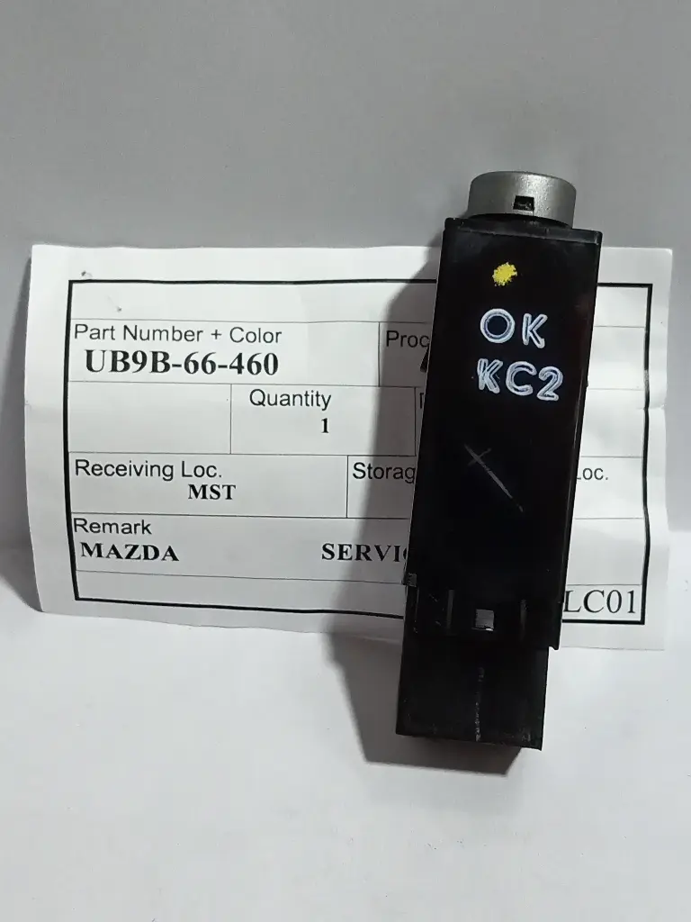 BOTON INTERRUPTOR DESEMPAÑADOR MAZDA BT-50 2008-2016